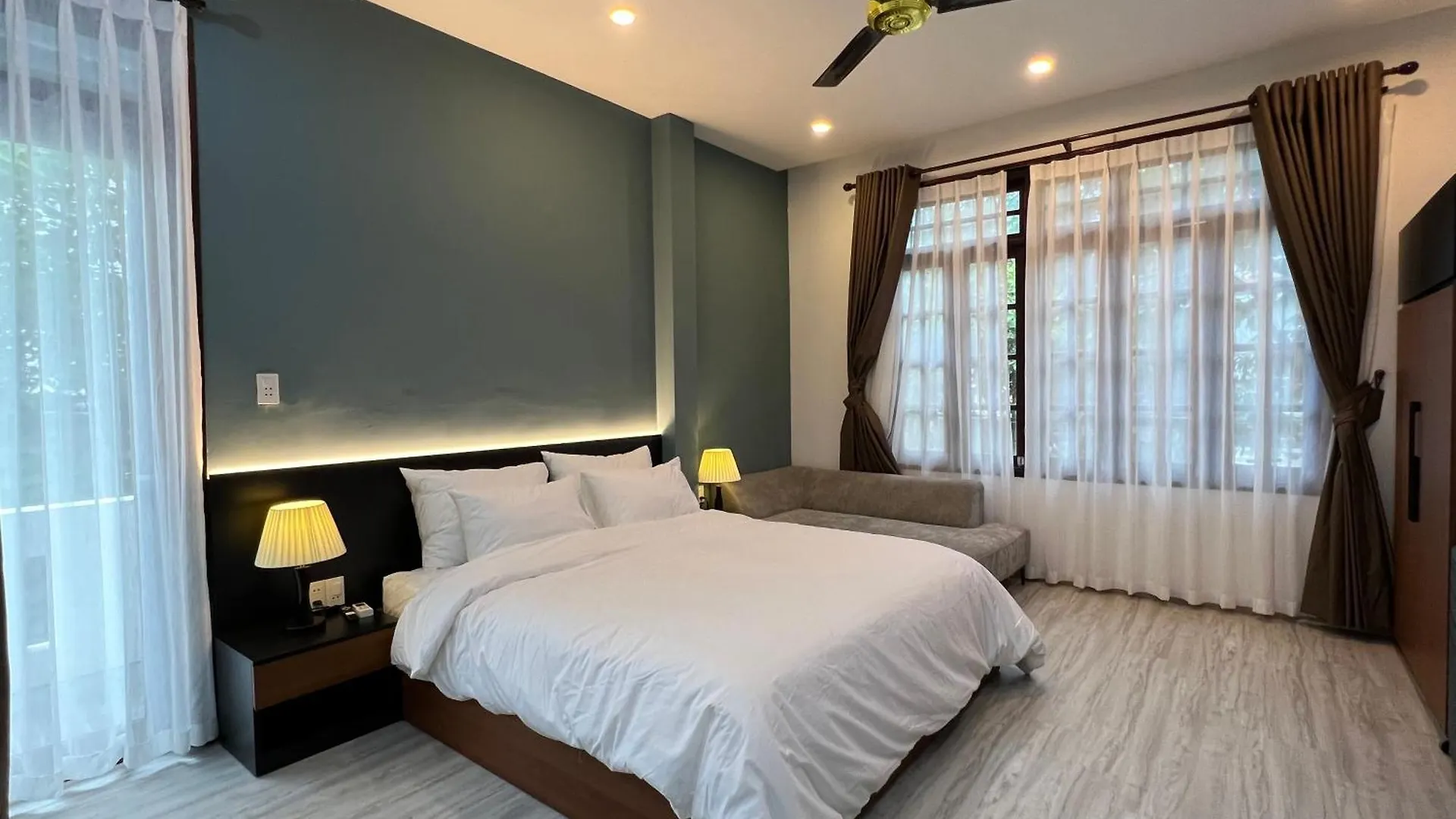 Renovated Near My Khe Beach Cozy And Quiet Rooms Boutique Apartment Da Nang Vietnam